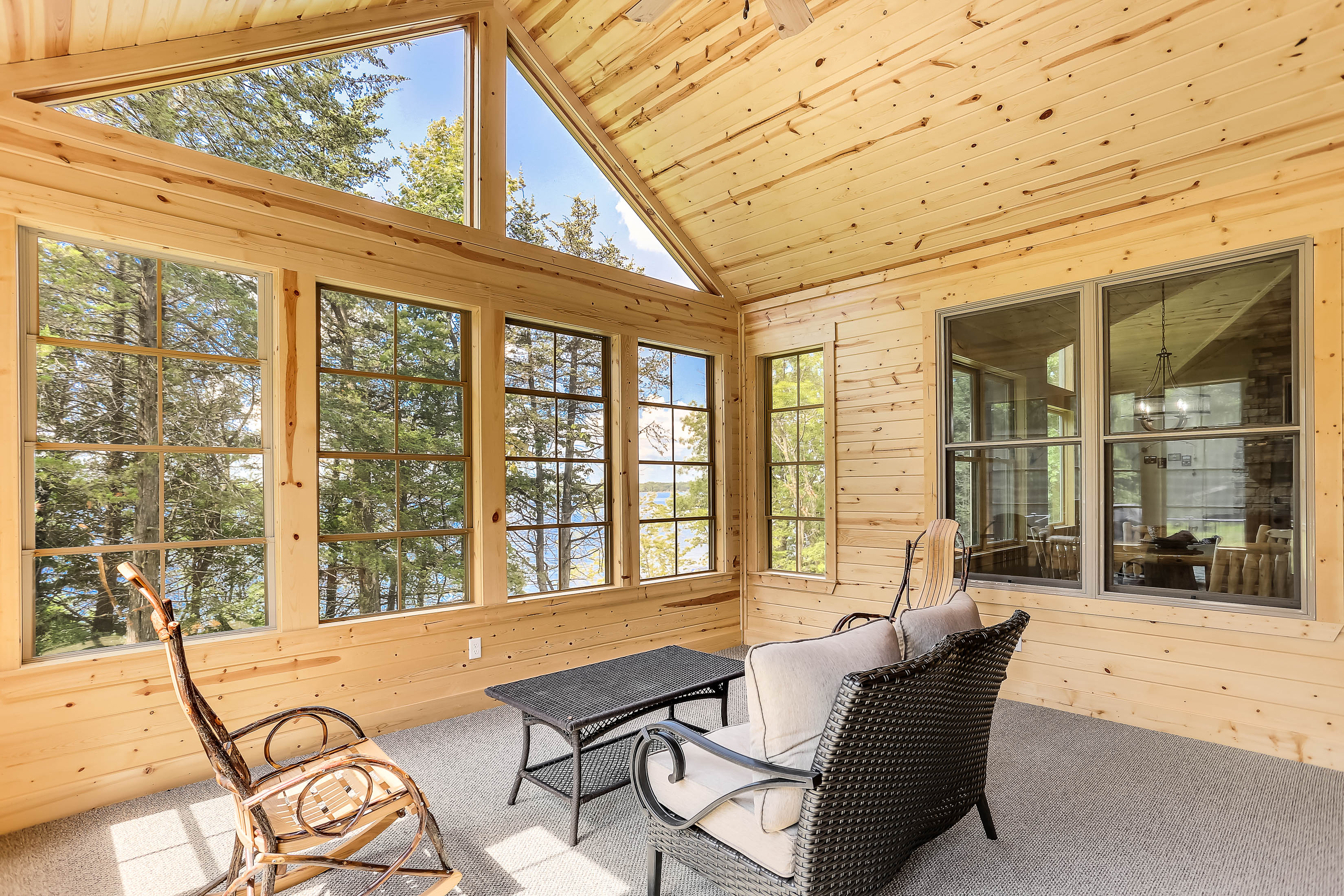 Lake Sylvia Cabin Multi-season Porch