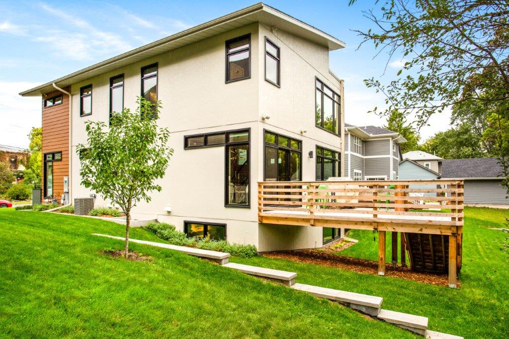 Minneapolis Modern Home Deck