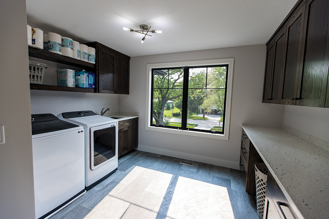 Large laundry room on the top floor.